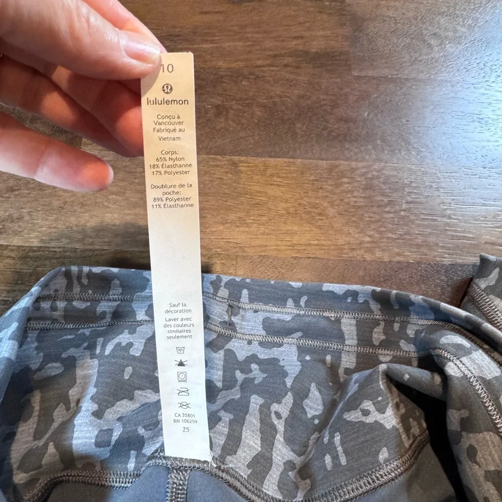 lululemon athletica Gray‎ Camo Athletic Leggings, Size 10